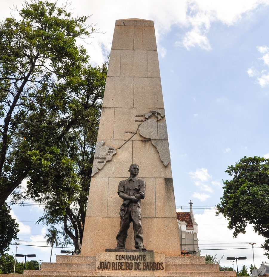 Monumento ao Comandante João Ribeiro de Barros